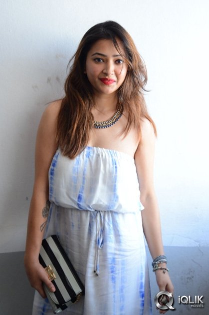 Shweta-Basu-Prasad-at-Intelligent-Idiots-Movie-Press-Meet